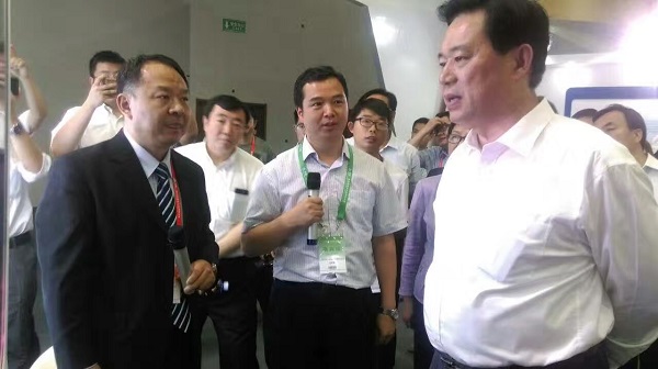 利来老牌国际官网app科技受邀加入“2017中国廊坊国际经济商业洽谈会”大数据应用效果展示 利来老牌国际官网app科技受邀加入“2017中国廊坊国际经济商业洽谈会”大数据应用效果展示