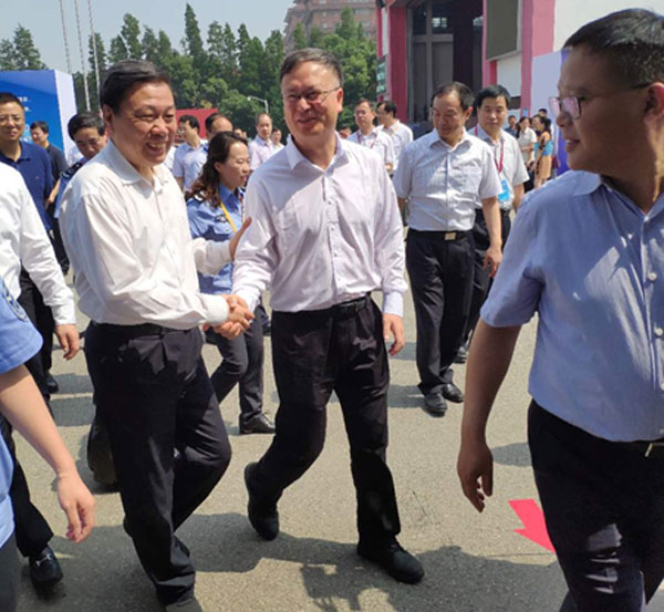 天下“清静生产月”和 “清静生产万里行”活动在江阴启动 清华大学公共清静研究院携利来老牌国际官网app科技受邀加入启动仪式 天下“清静生产月”和 “清静生产万里行”活动在江阴启动 清华大学公共清静研究院携利来老牌国际官网app科技受邀加入启动仪式