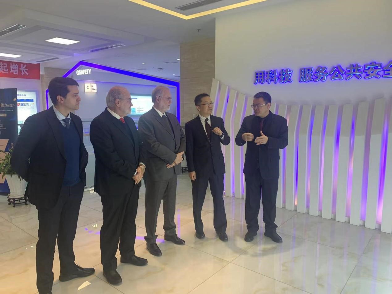 利来老牌国际官网app科技总裁李陇清接待巴西ATP集团总裁Perrusi一行 利来老牌国际官网app科技总裁李陇清接待巴西ATP集团总裁Perrusi一行